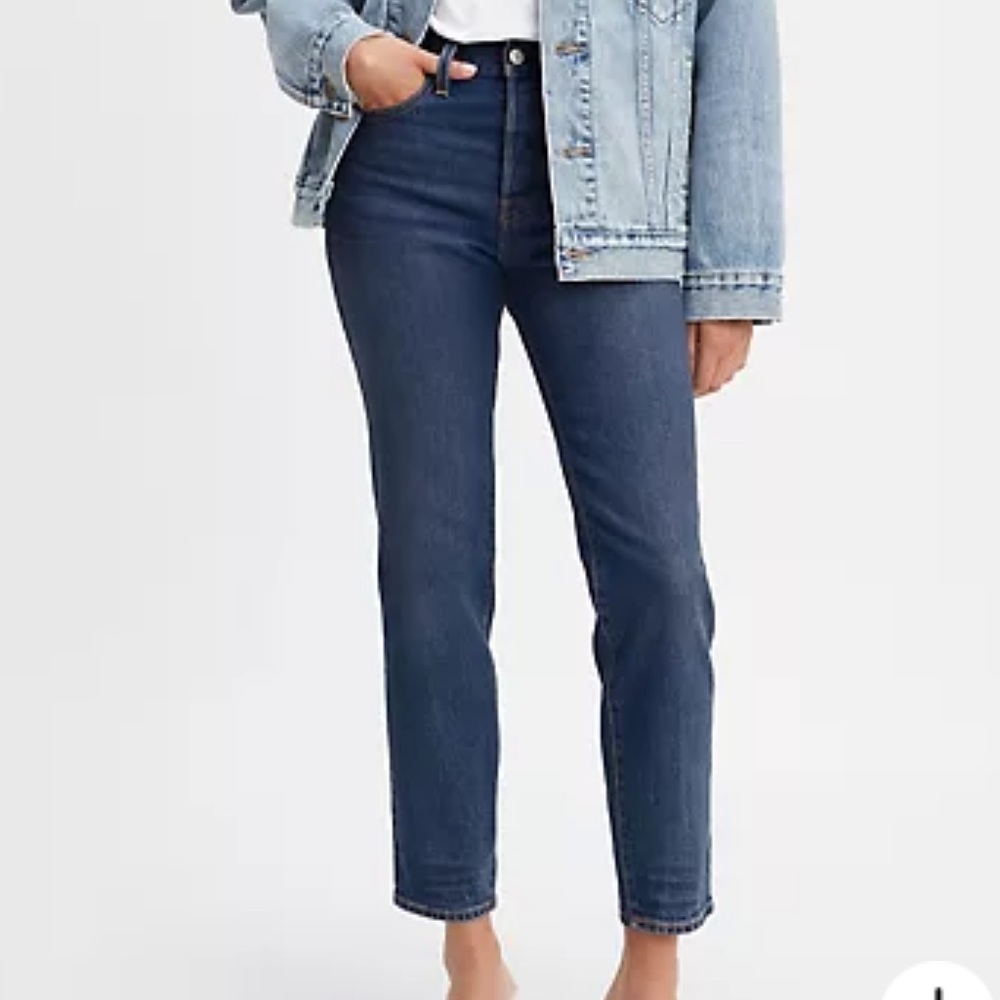 Levi’s WEDGIE Classic Tapered Ankle Jeans